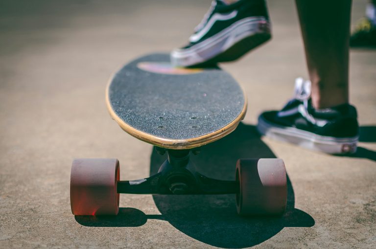 How to Tighten Longboard Wheels