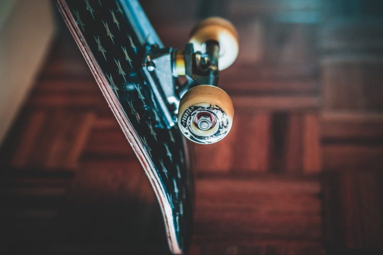 Complete longboard for beginner riders